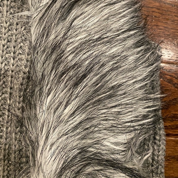 Gray Faux Fur Sweater Vest - Picture 4 of 4